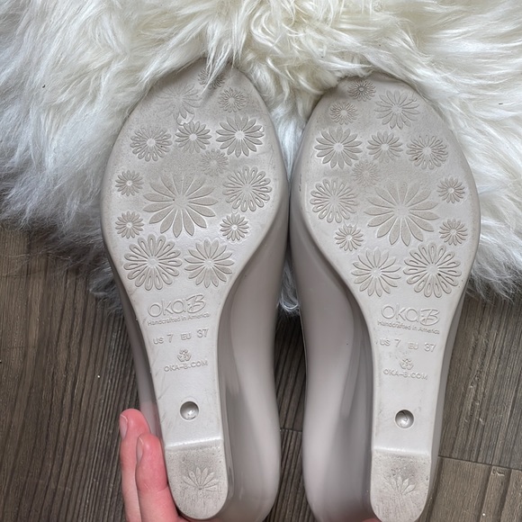 Oka-b Emery Wedge Dove - Picture 6 of 7